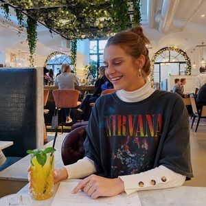 Meet your Posher, Isabel